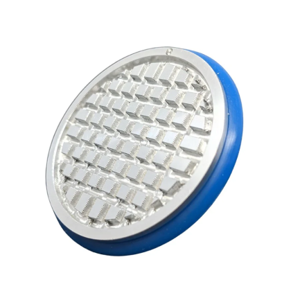 Metal specimen chuck for MICROM/QS cryostats