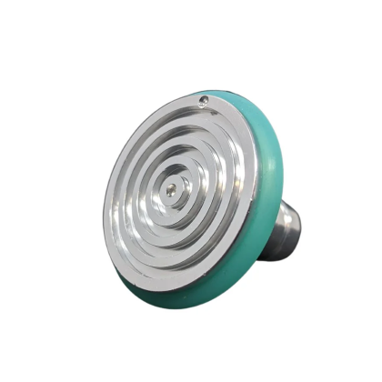 Metal specimen chuck for MICROM/QS cryostats